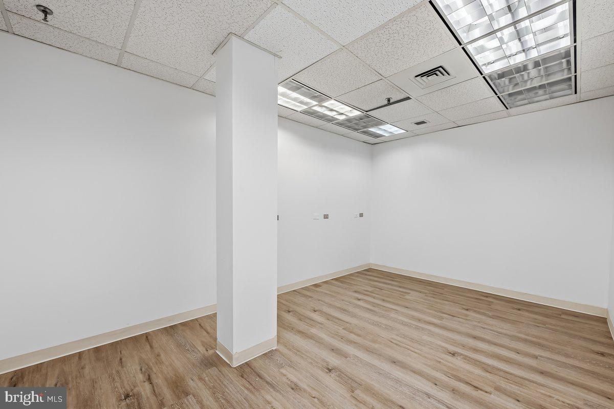 446-450 Union Blvd Property Photo 8