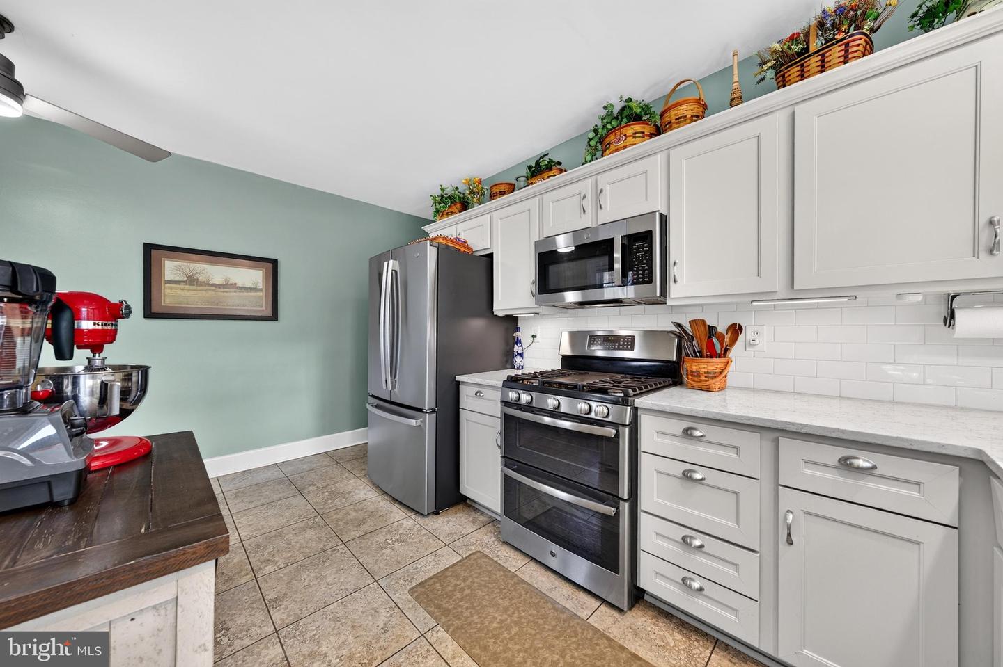 2051 W Livingston St Property Photo 18