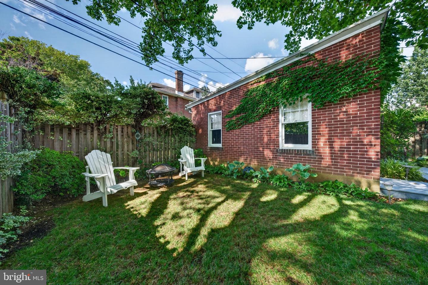 2051 W Livingston St Property Photo 42