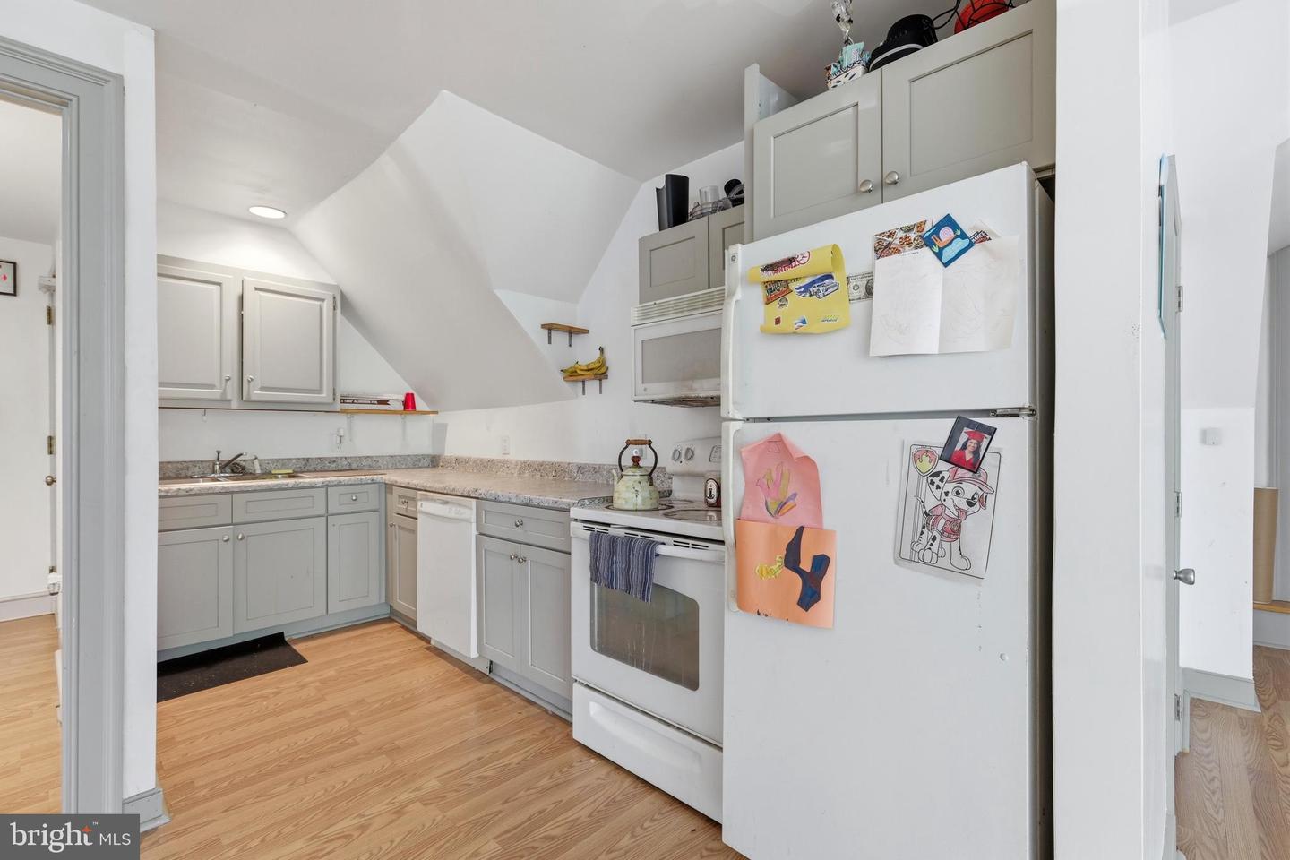 202 N 17th St #apt D Property Photo 8