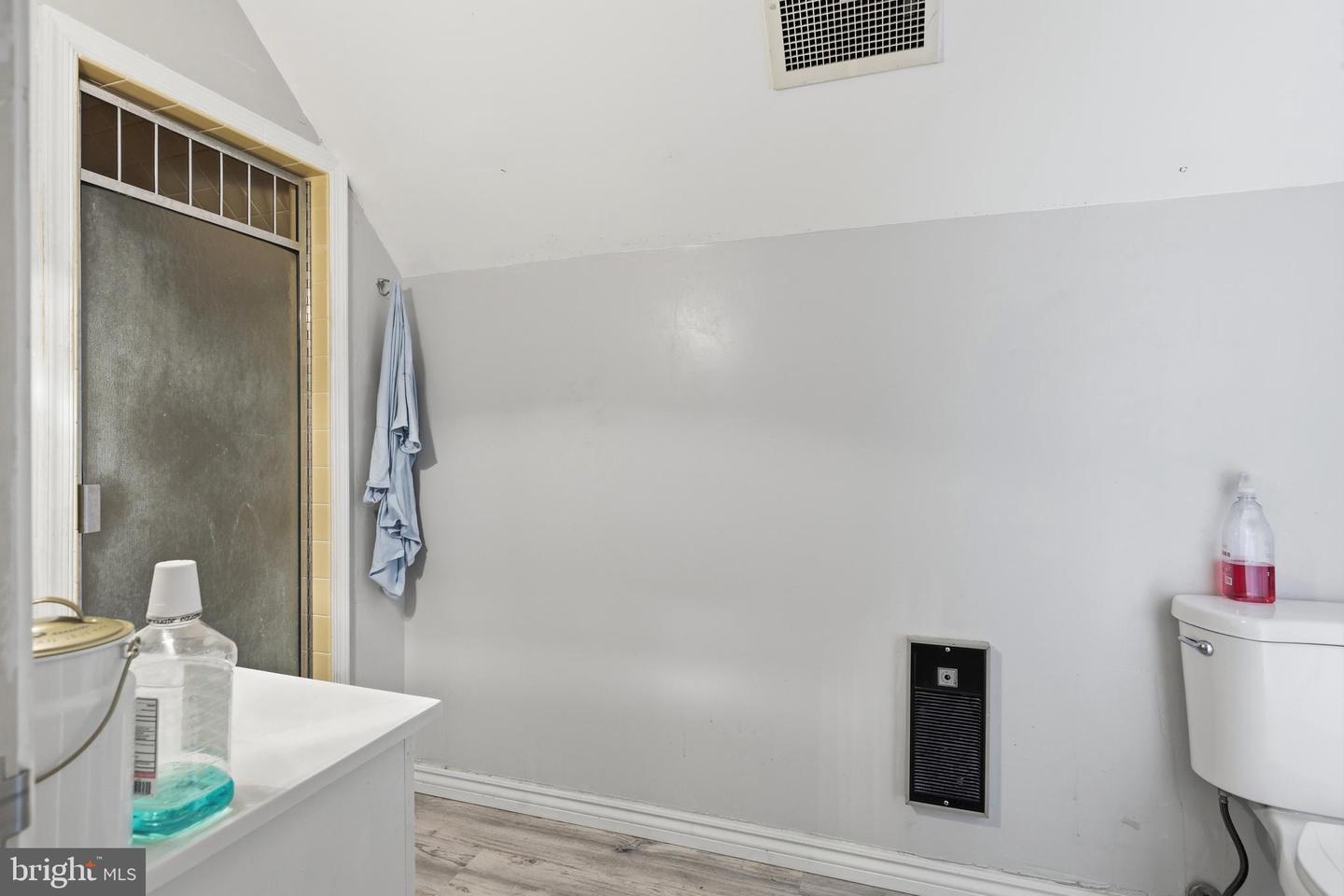 202 N 17th St #apt D Property Photo 10