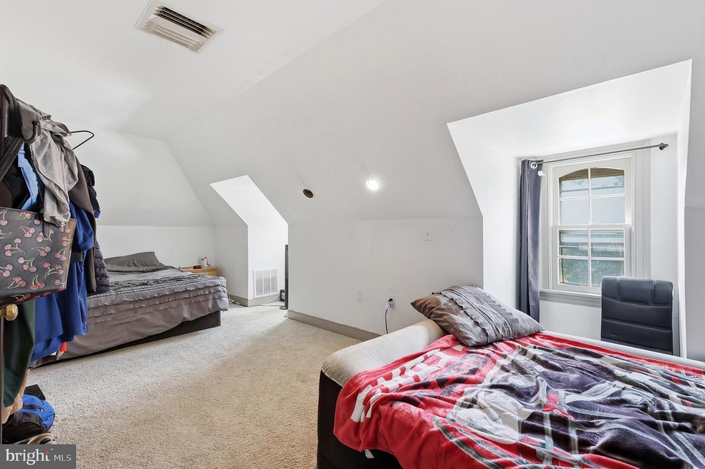 202 N 17th St #apt D Property Photo 12