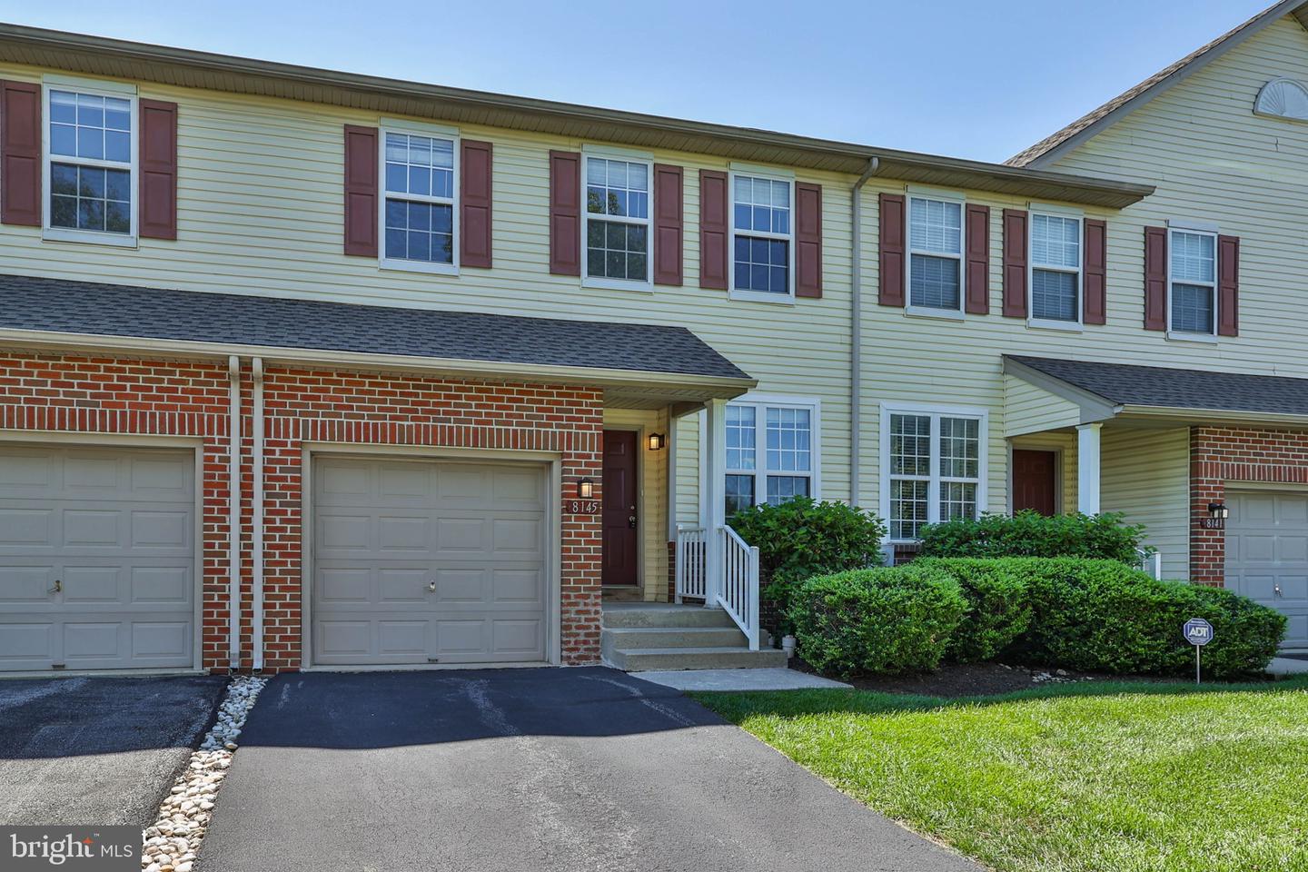 8145 Cross Creek Cir Property Photo 1