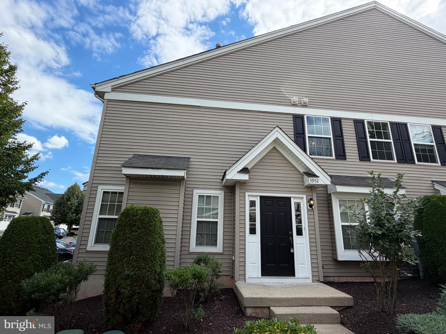 5952 Saratoga Ln Property Photo 1