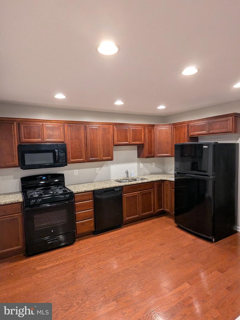 5952 Saratoga Ln Property Photo 8