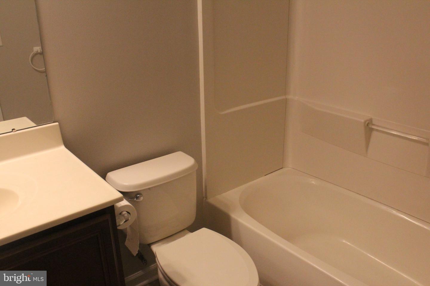 5952 Saratoga Ln Property Photo 24