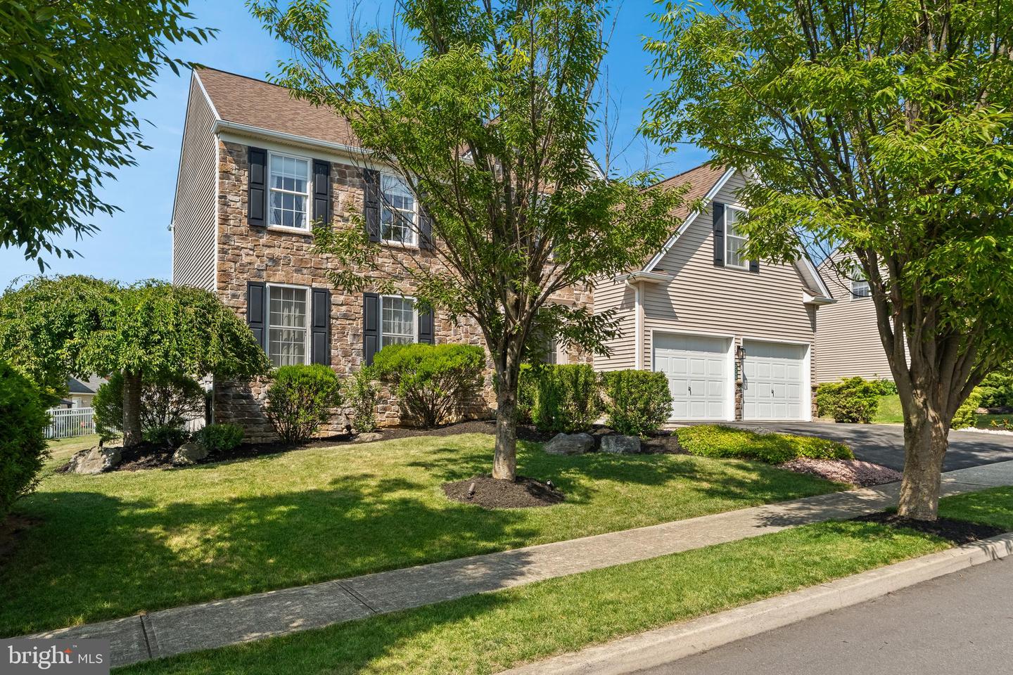 2305 Aberdeen Way Property Photo 5