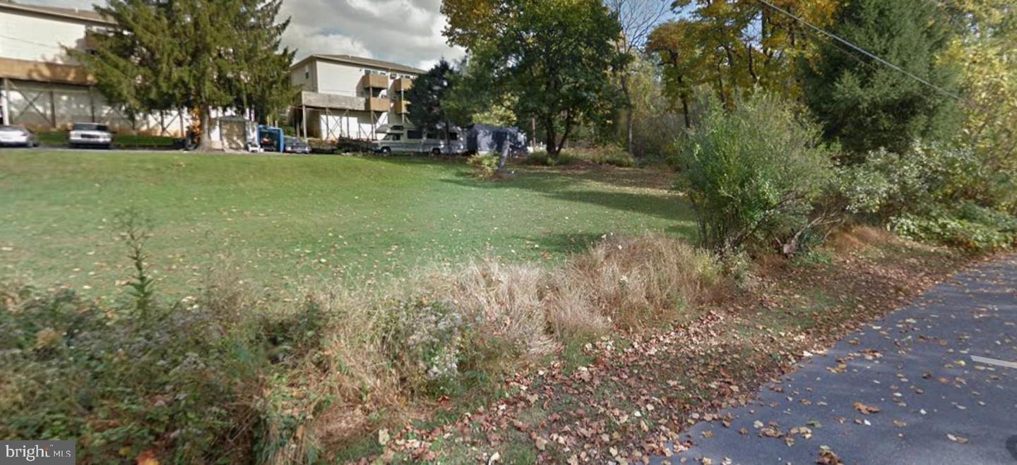 513-523 S Aubrey St Property Photo 2