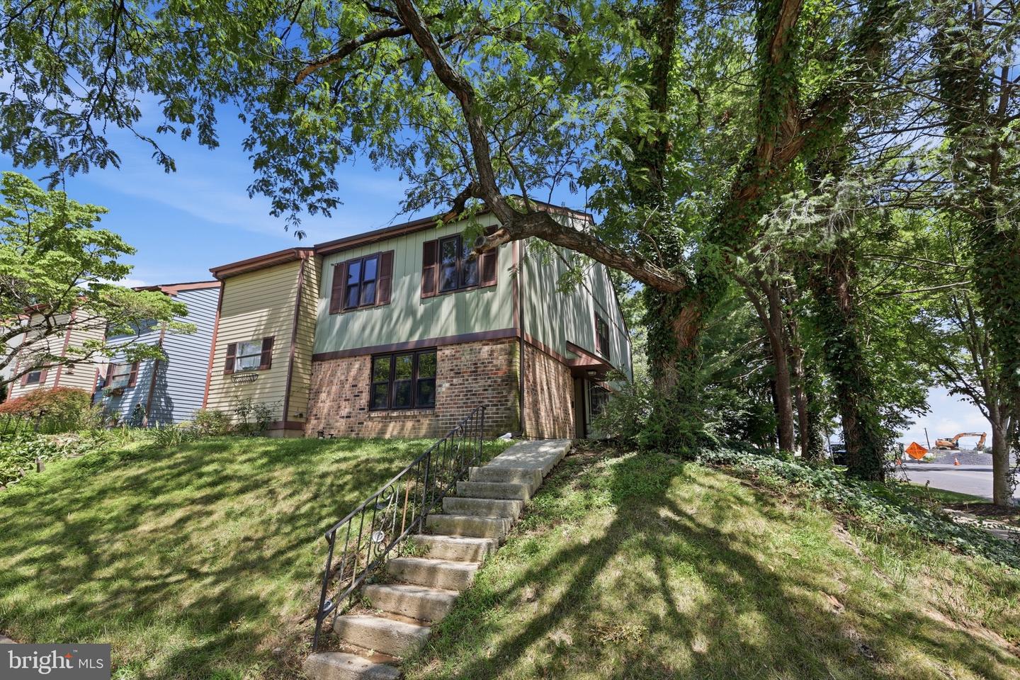 1701 Saratoga Ct Property Photo 1