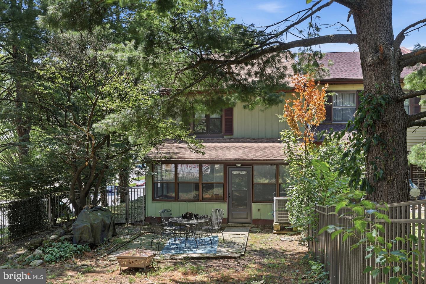 1701 Saratoga Ct Property Photo 6
