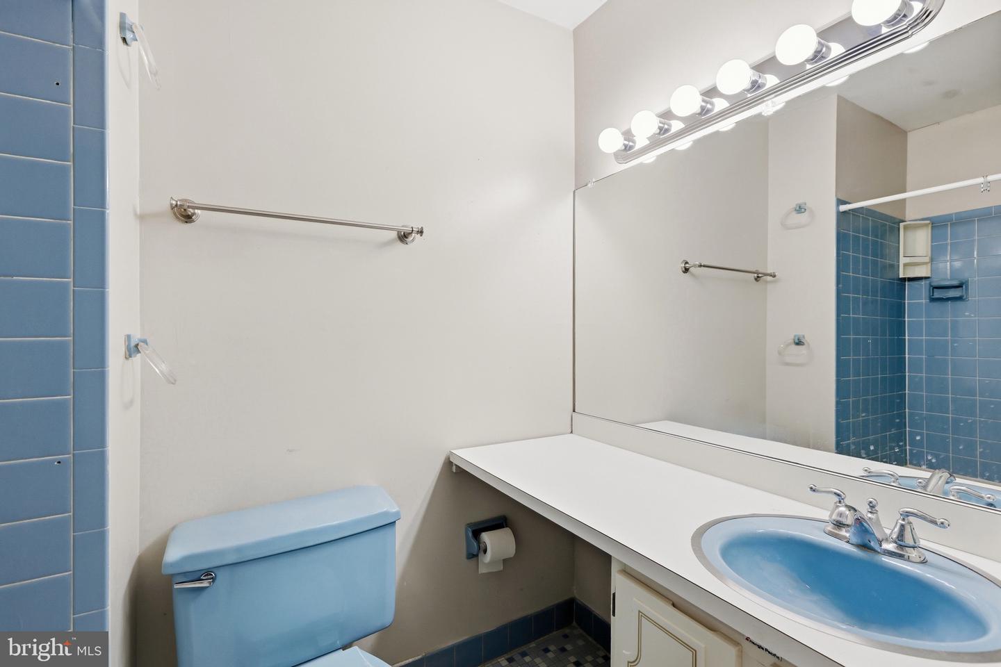 1701 Saratoga Ct Property Photo 25