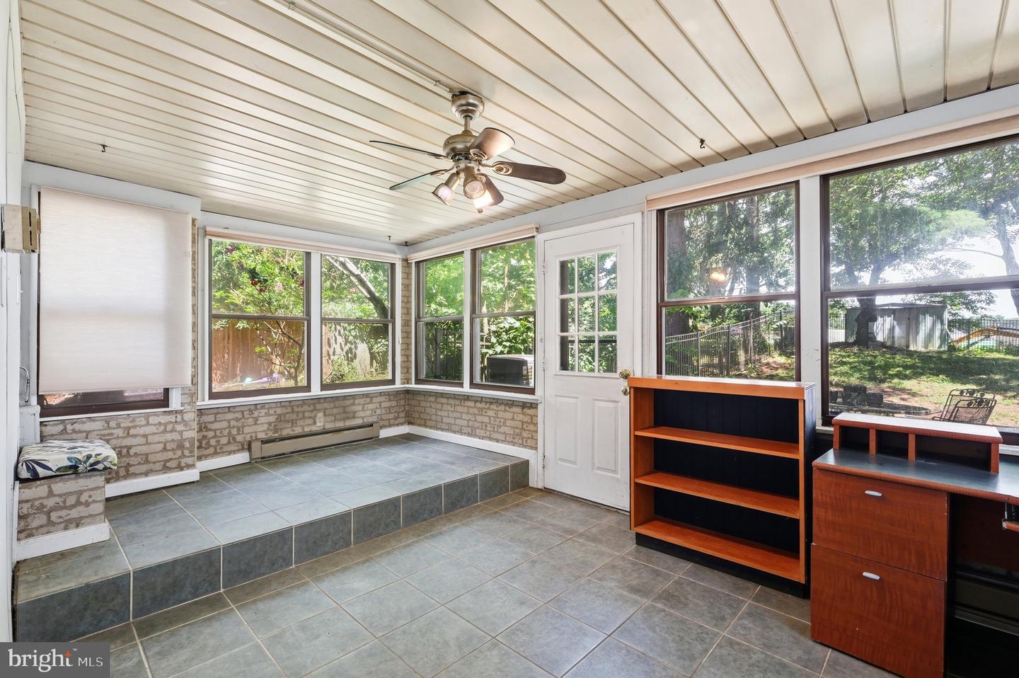 1701 Saratoga Ct Property Photo 26