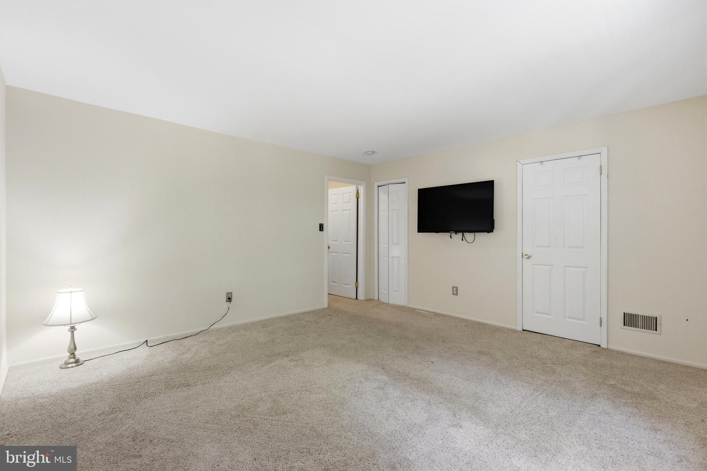 1701 Saratoga Ct Property Photo 29