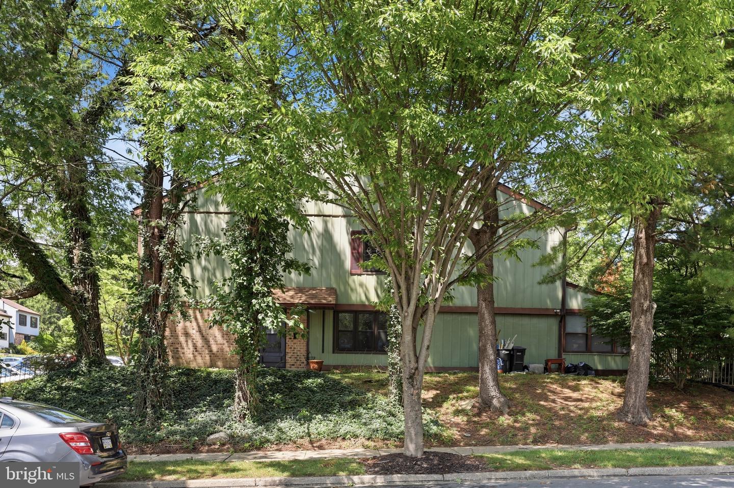 1701 Saratoga Ct Property Photo 34