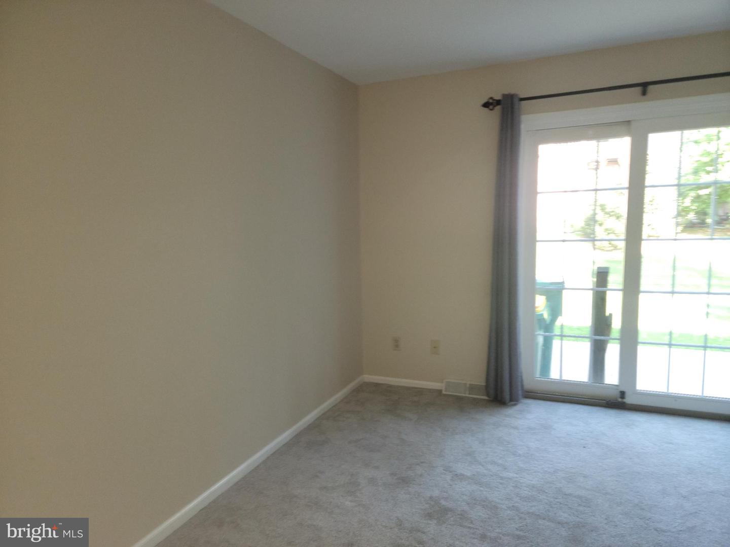 4517 N Hedgerow Dr Property Photo 3