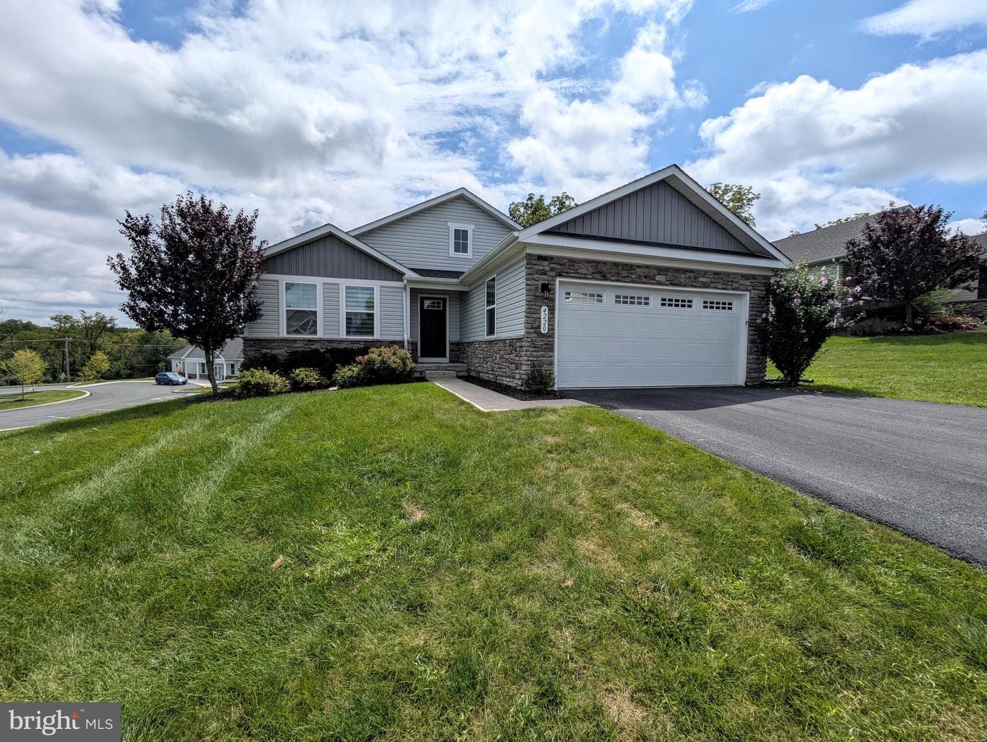 4220 Cypress Ln Property Photo 1