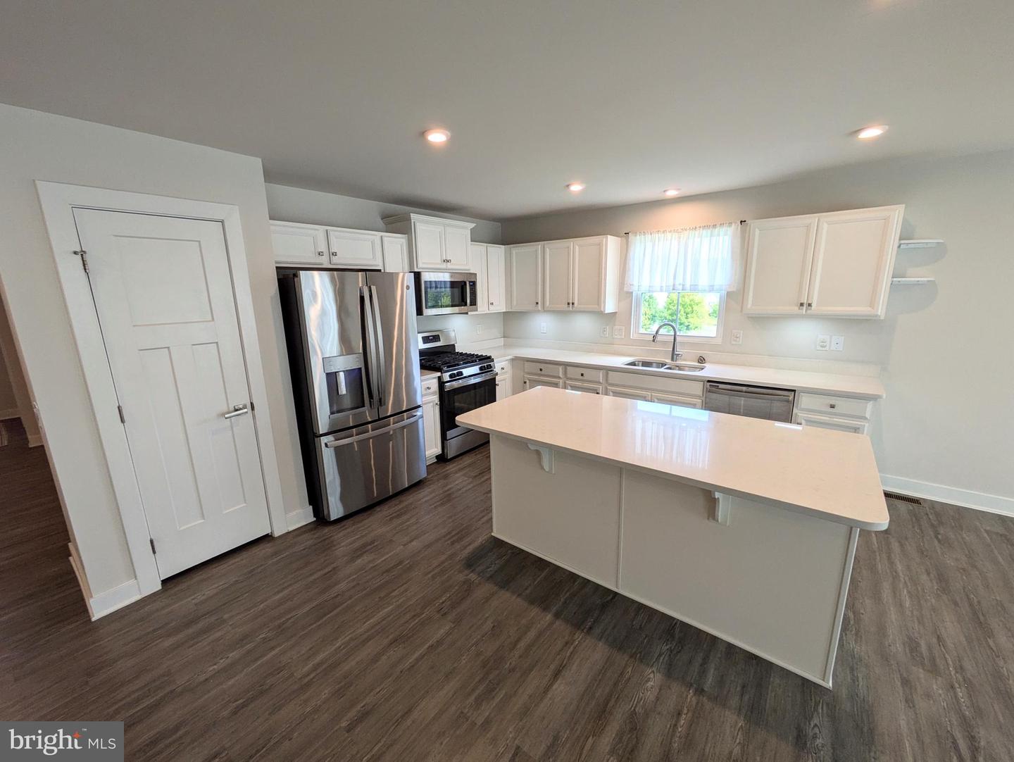 4220 Cypress Ln Property Photo 4