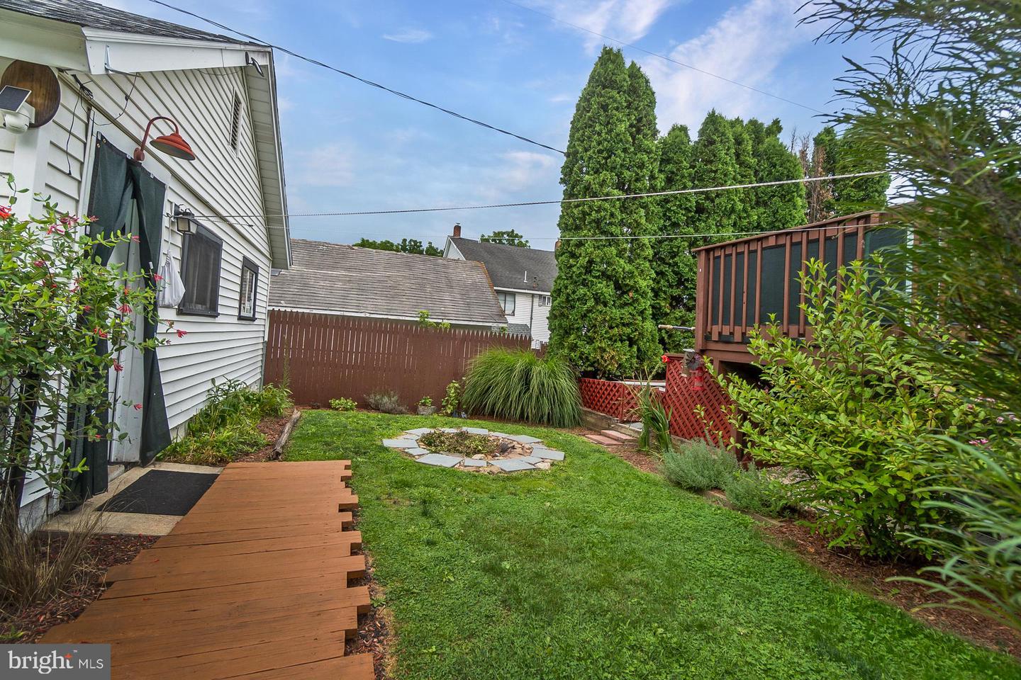 536 W Washington St Property Photo 7