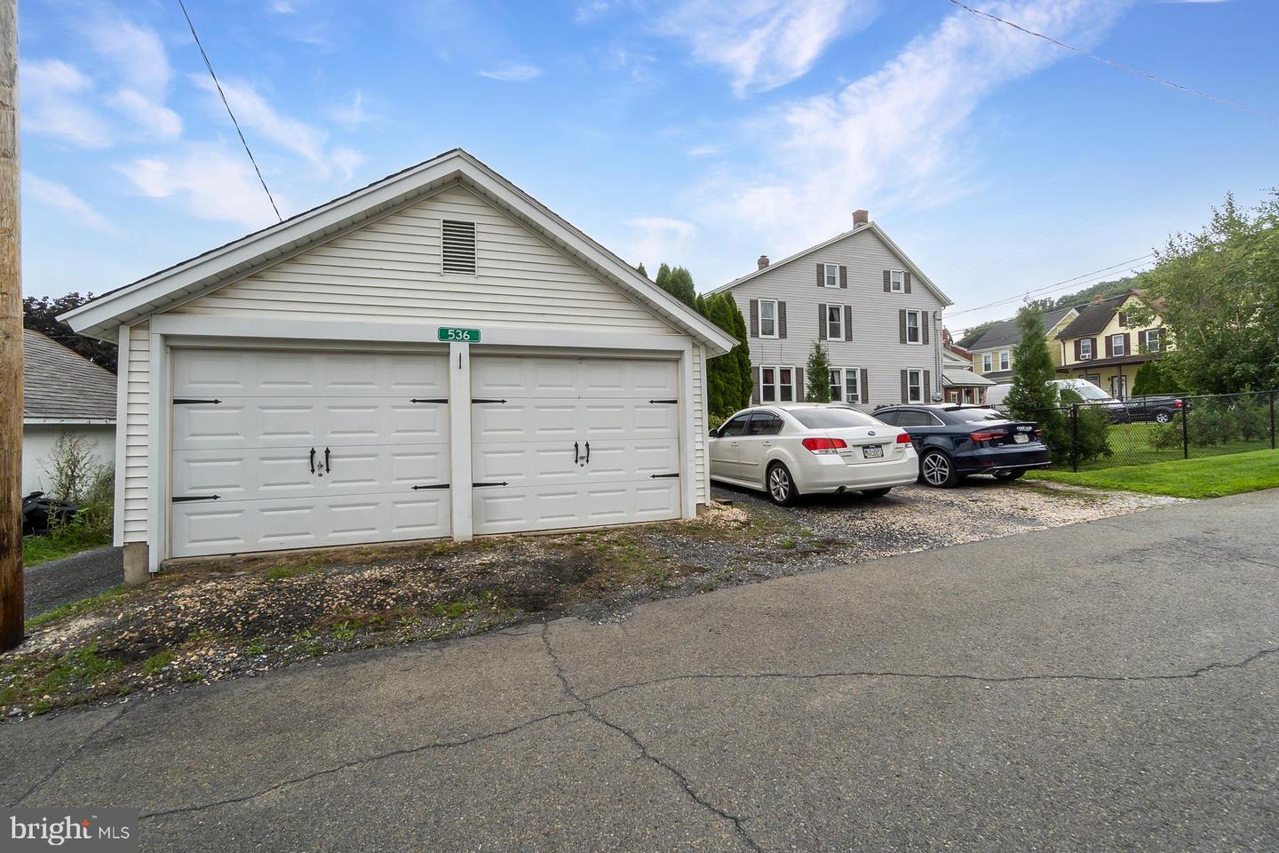536 W Washington St Property Photo 15