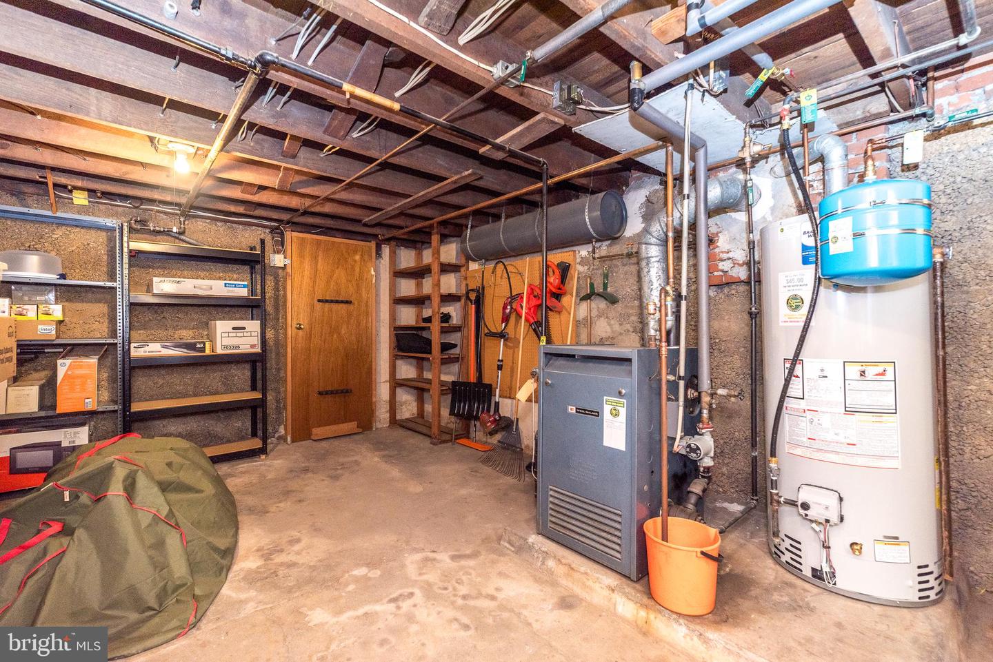 1032 W Allen St Property Photo 25