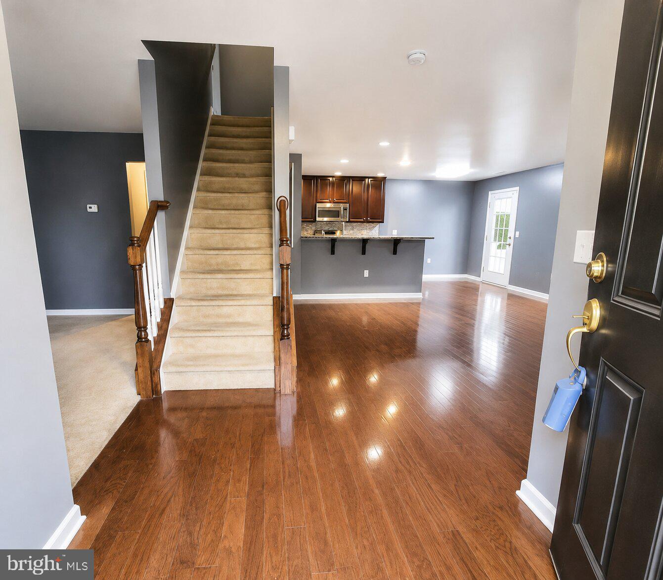5960 Valley Forge Dr Property Photo 3