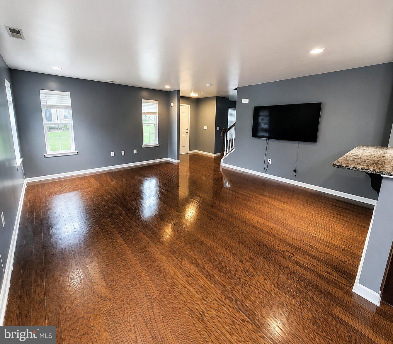 5960 Valley Forge Dr Property Photo 5