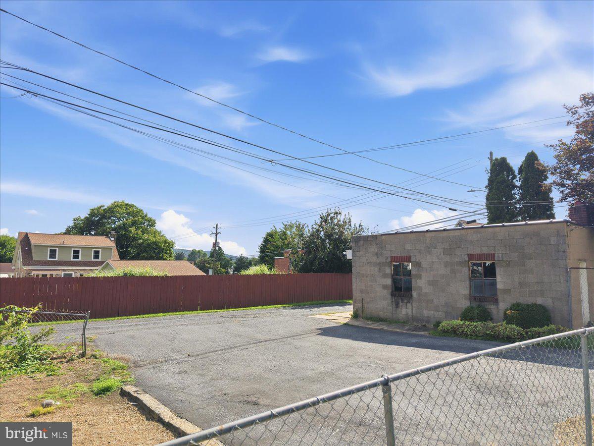 230 E Susquehanna St Property Photo 58