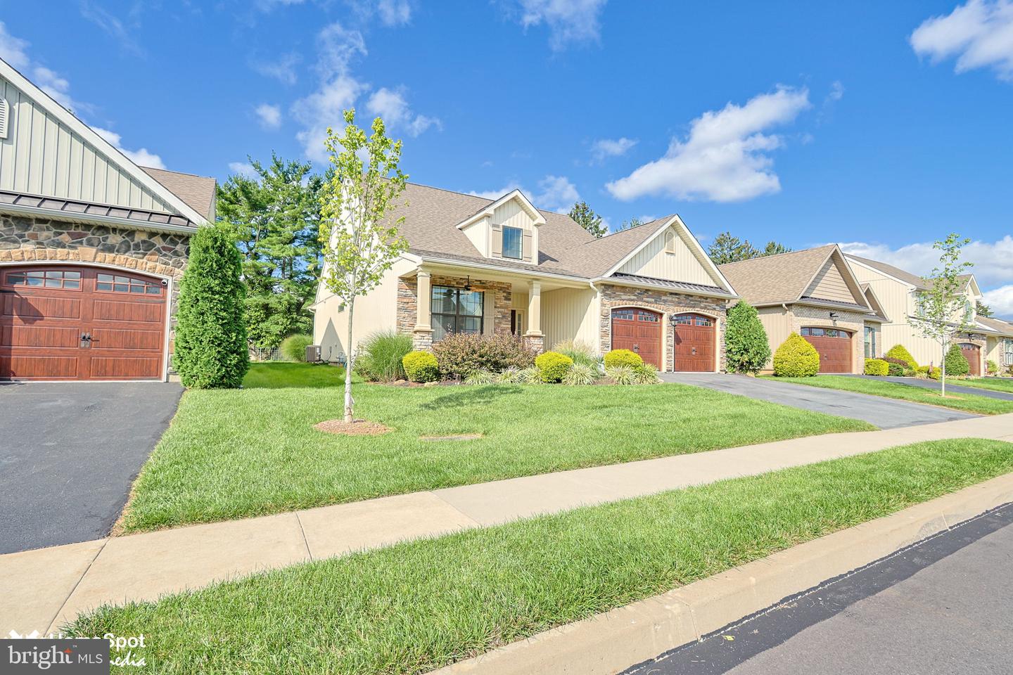 3551 Daylily Dr Property Photo 4