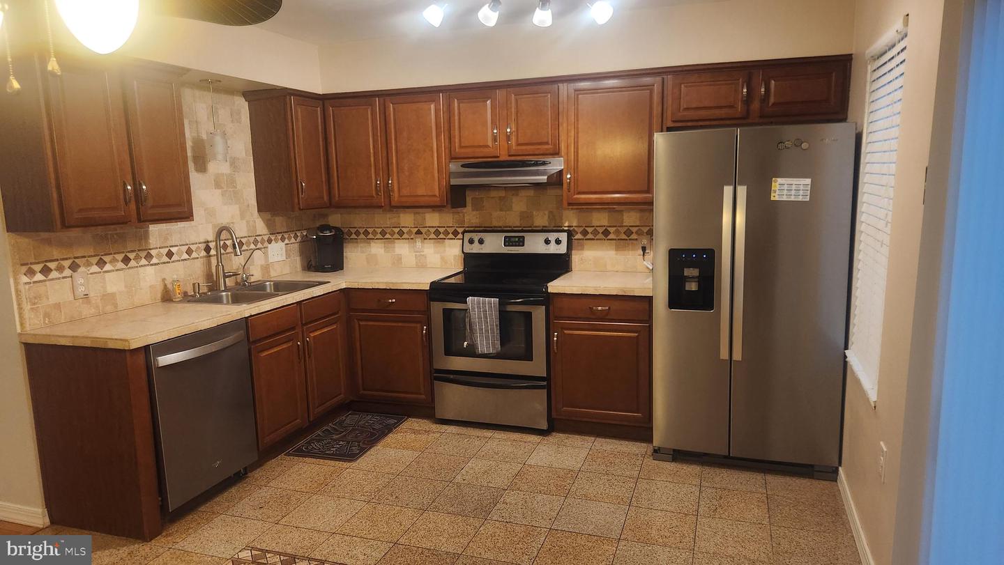 2847 Rhonda Ln Property Photo 5