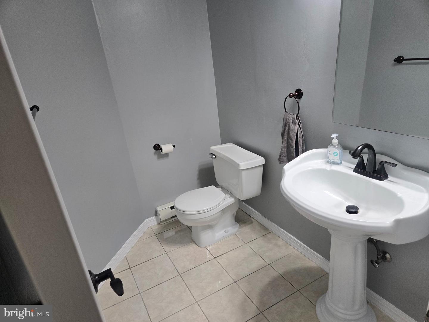 2847 Rhonda Ln Property Photo 8