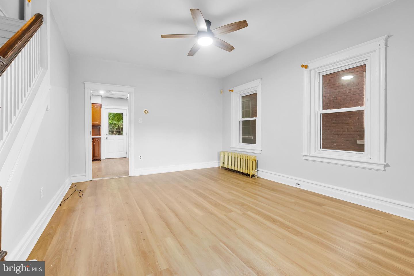 1225 Russell Property Photo 16