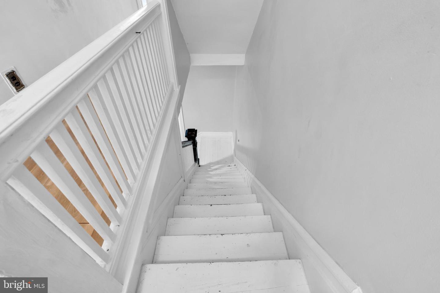 1225 Russell Property Photo 21