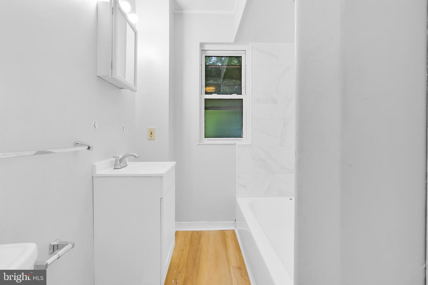 1225 Russell Property Photo 24