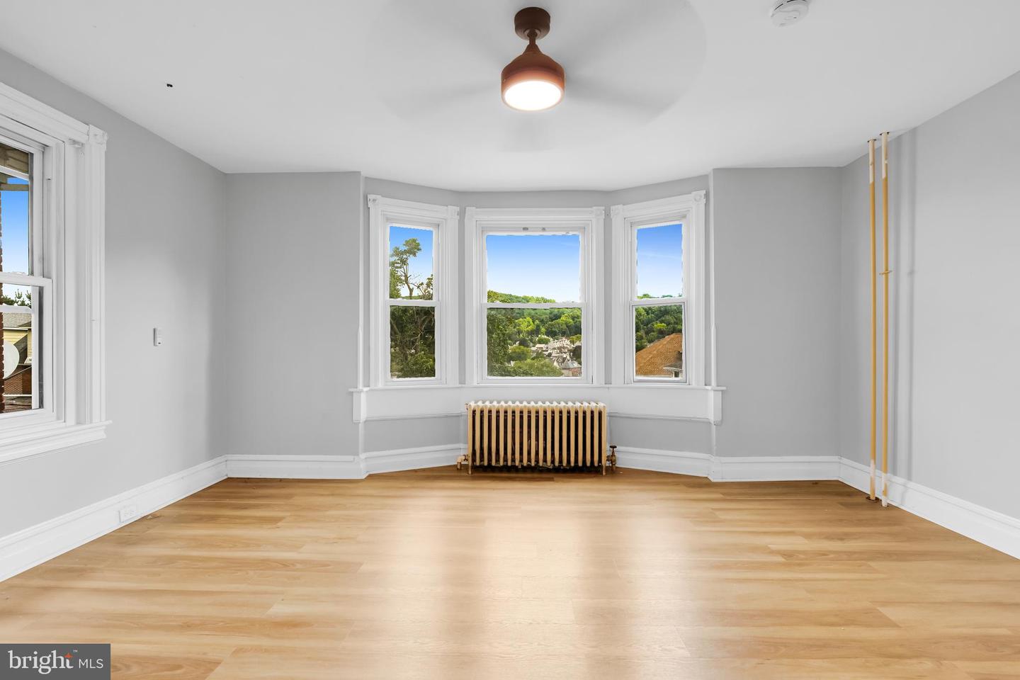 1225 Russell Property Photo 31