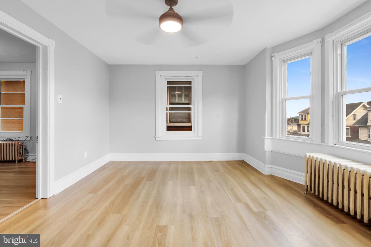 1225 Russell Property Photo 32