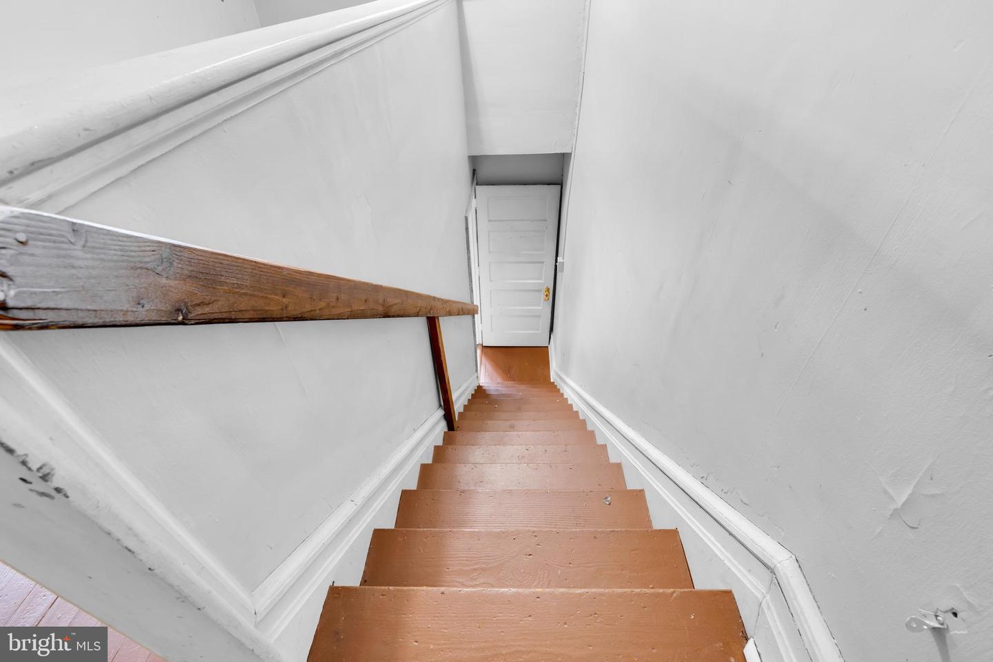1225 Russell Property Photo 33