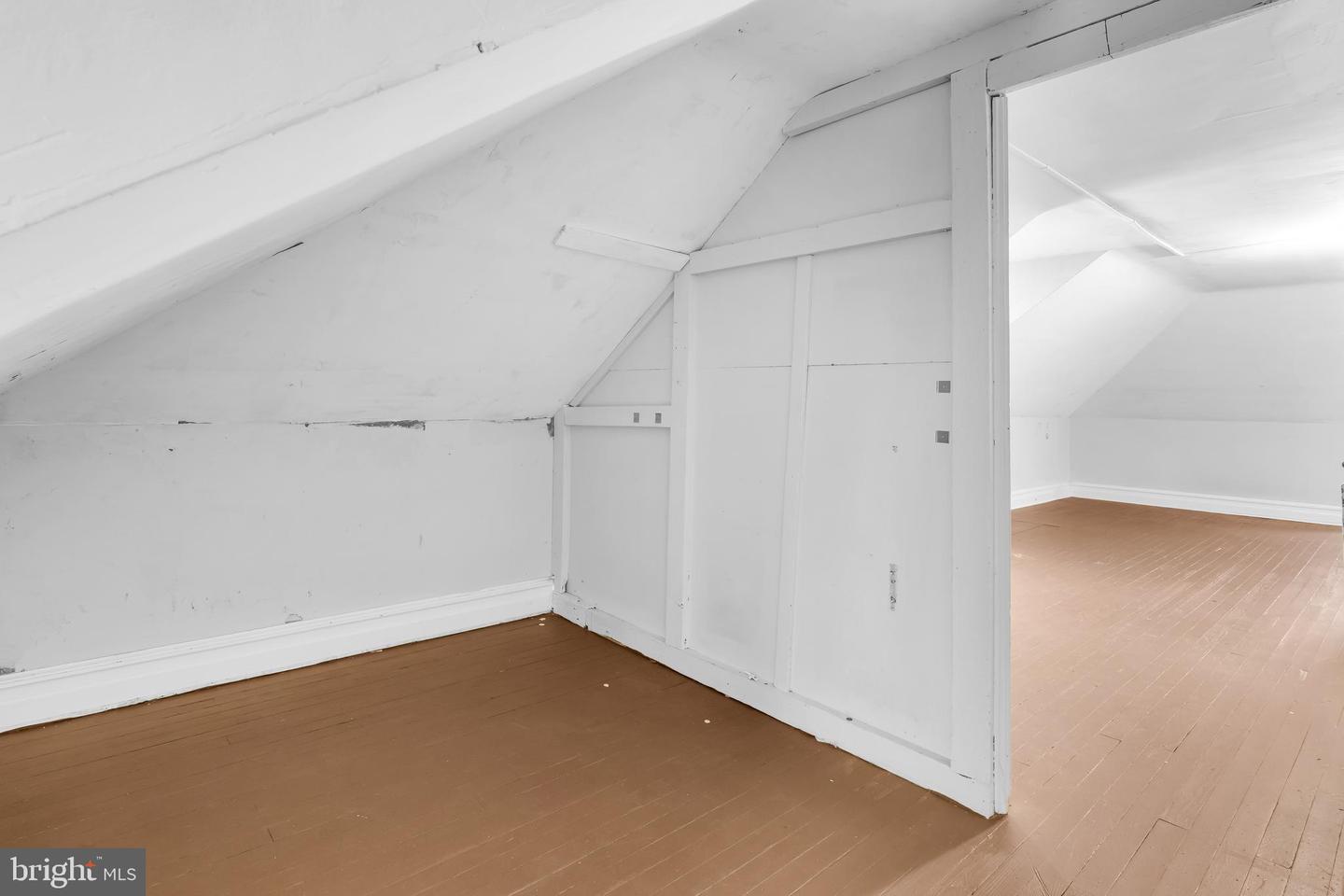 1225 Russell Property Photo 34
