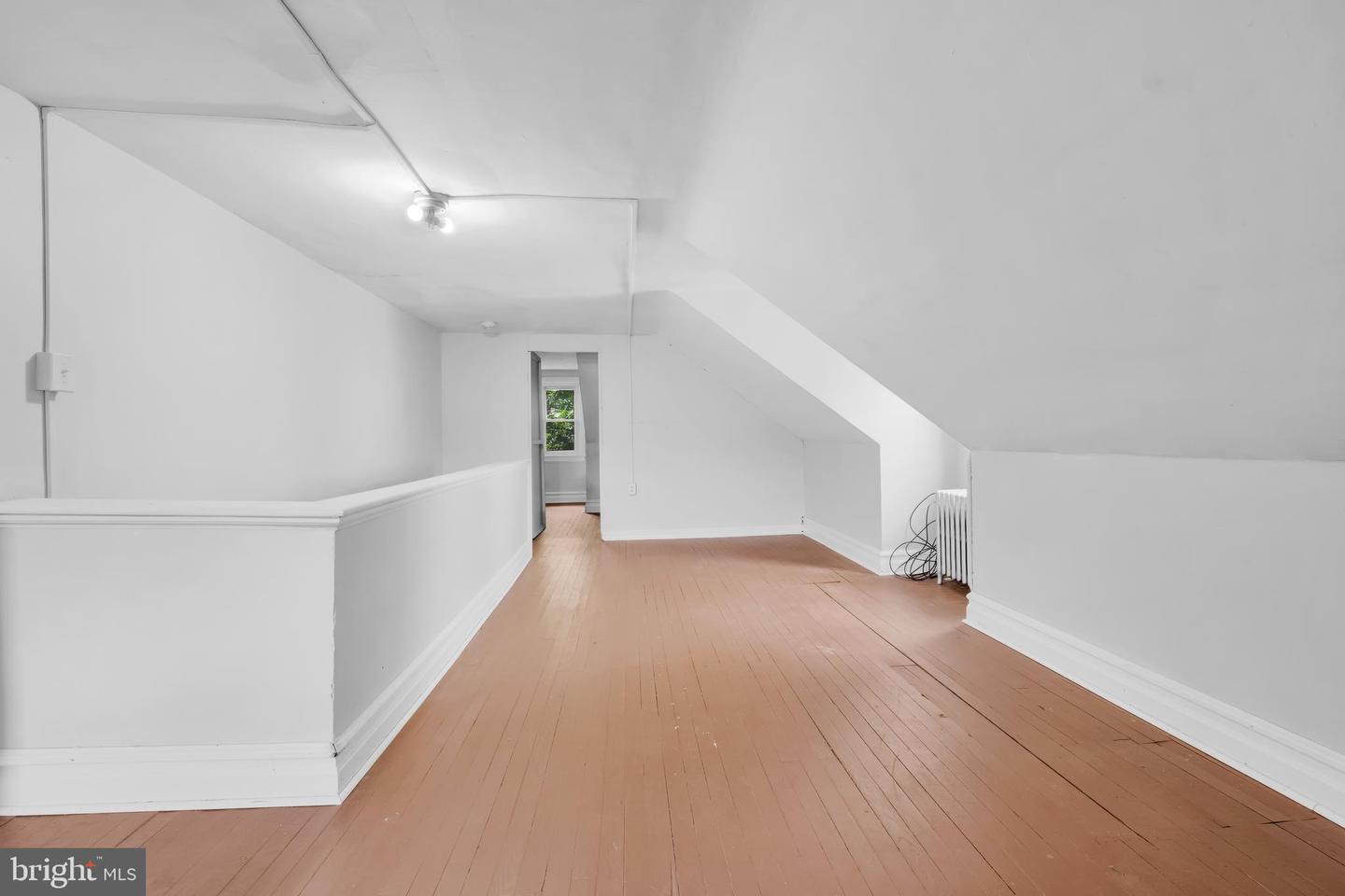 1225 Russell Property Photo 35