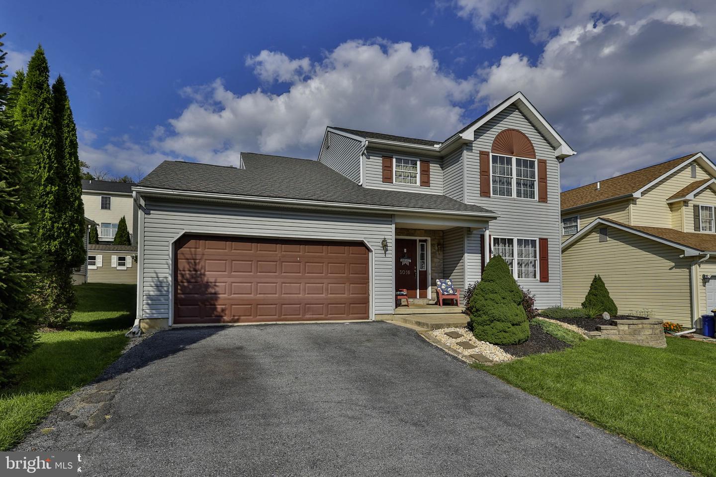 5016 Foxrun Ln Property Photo 3
