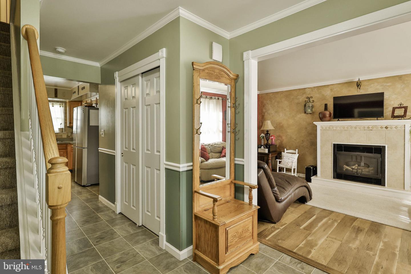 5016 Foxrun Ln Property Photo 6