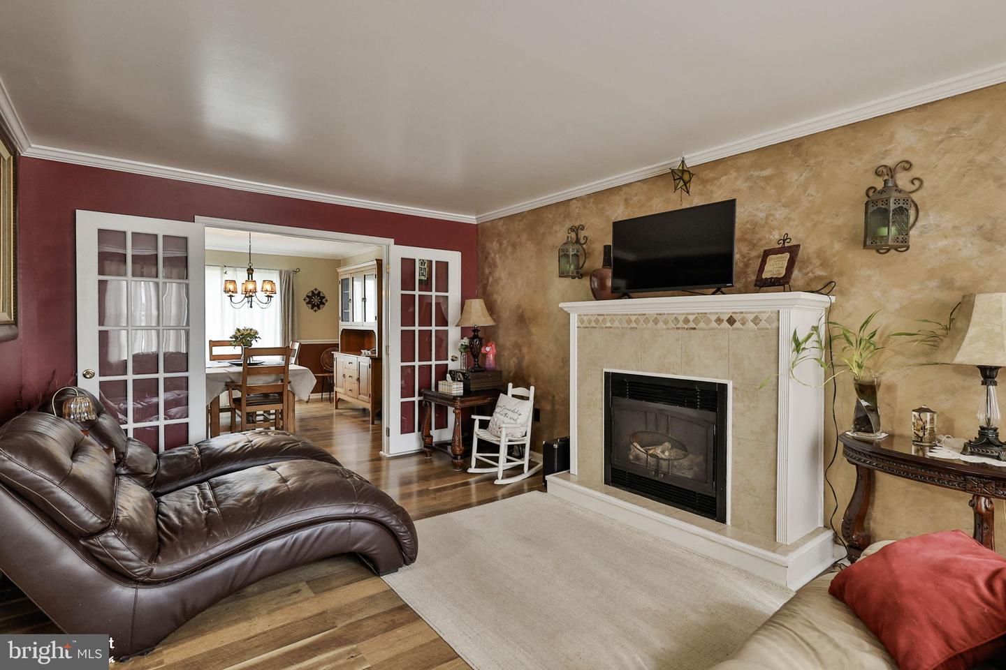 5016 Foxrun Ln Property Photo 8