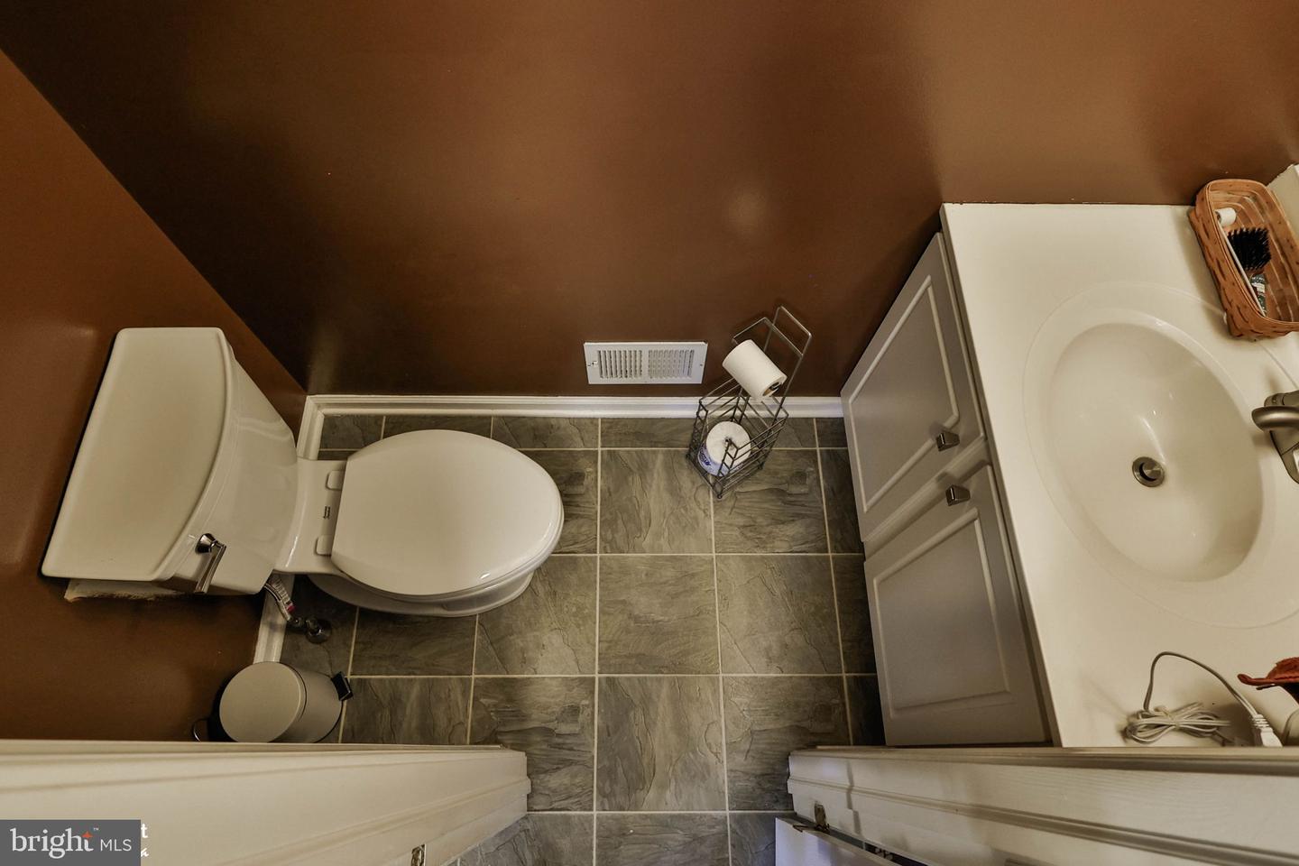 5016 Foxrun Ln Property Photo 26