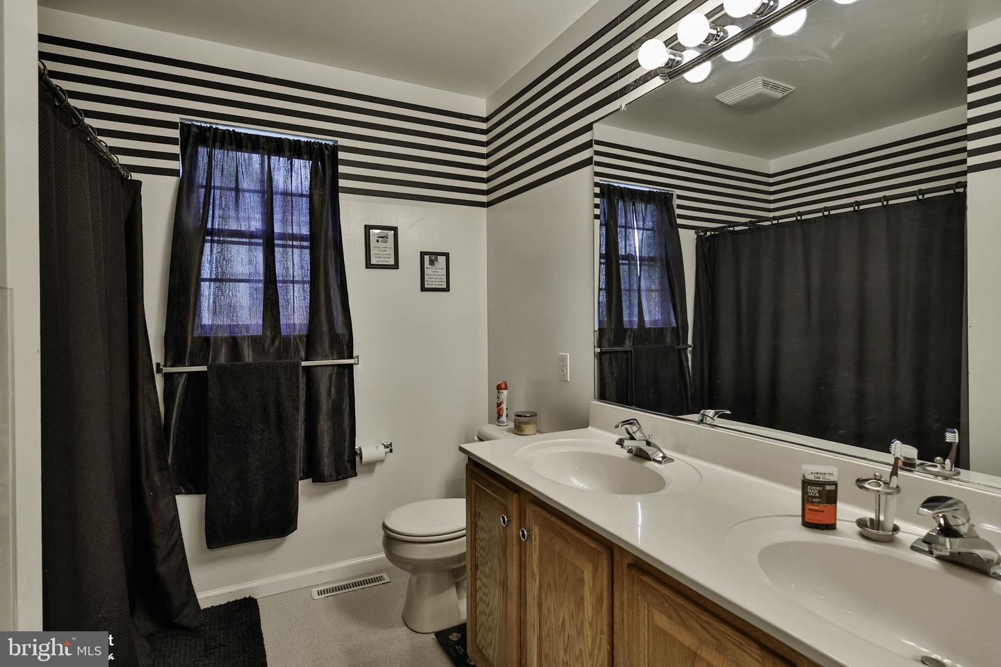 5016 Foxrun Ln Property Photo 39