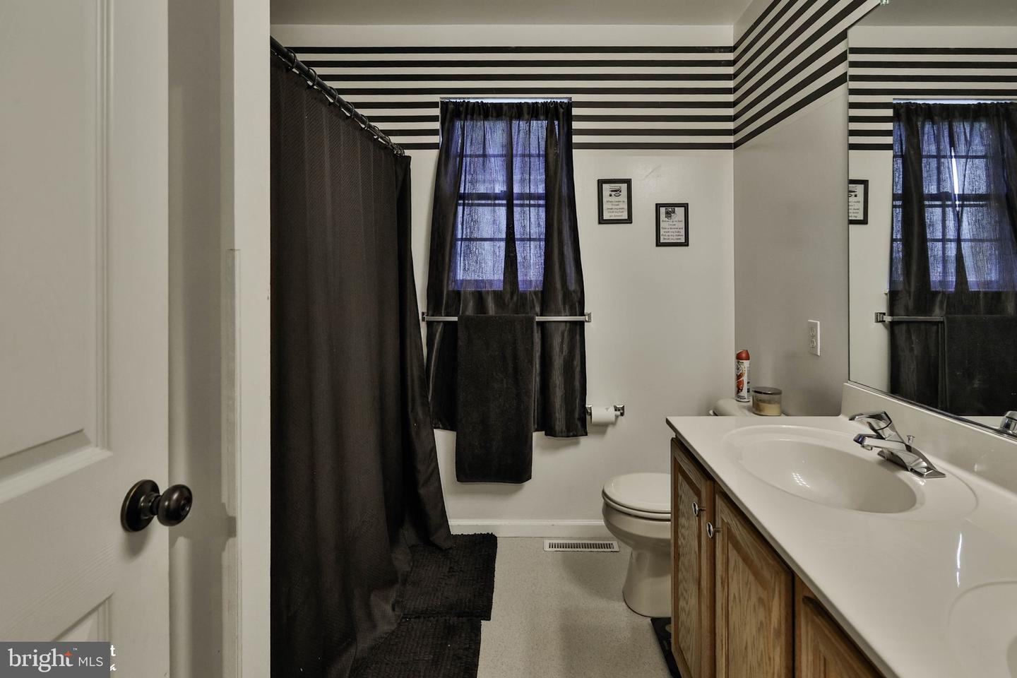 5016 Foxrun Ln Property Photo 40
