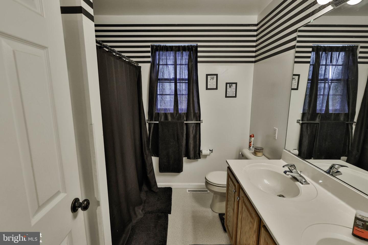 5016 Foxrun Ln Property Photo 41
