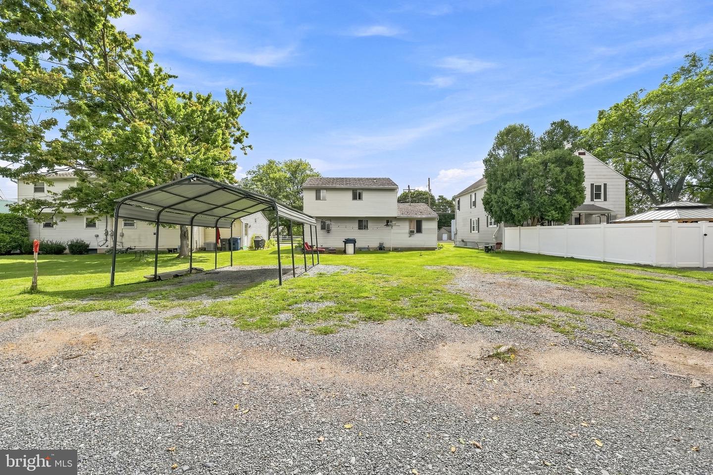 1630 Whitehall Ave Property Photo 3