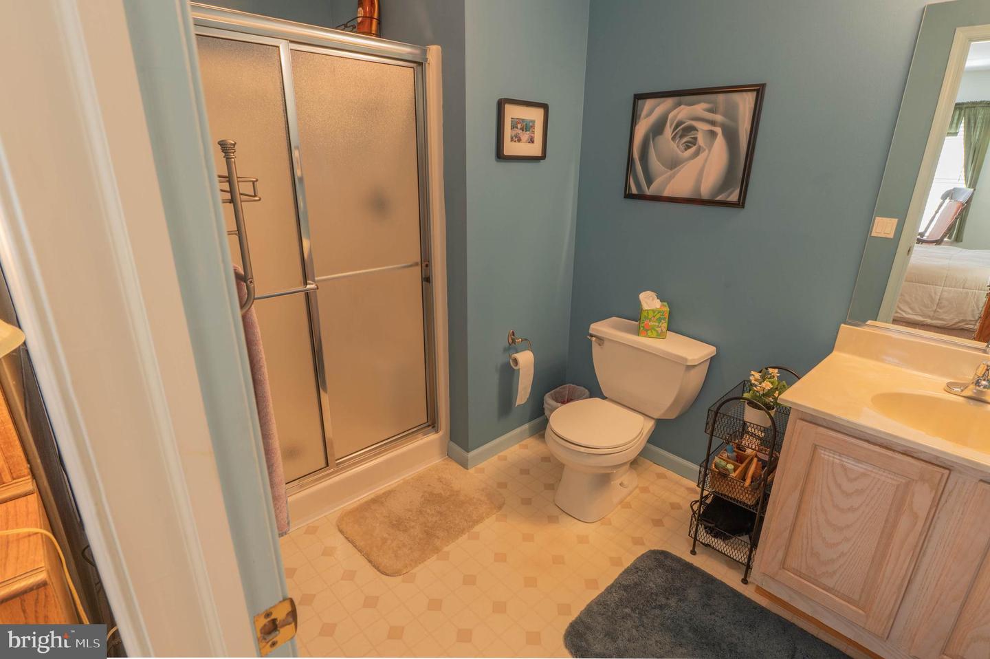 2117 W Walnut St Property Photo 9