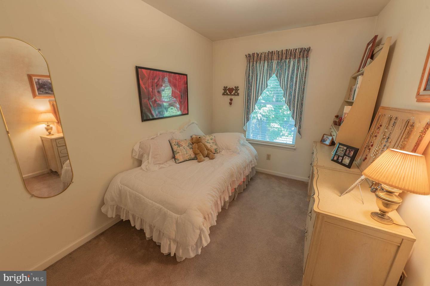 2117 W Walnut St Property Photo 11
