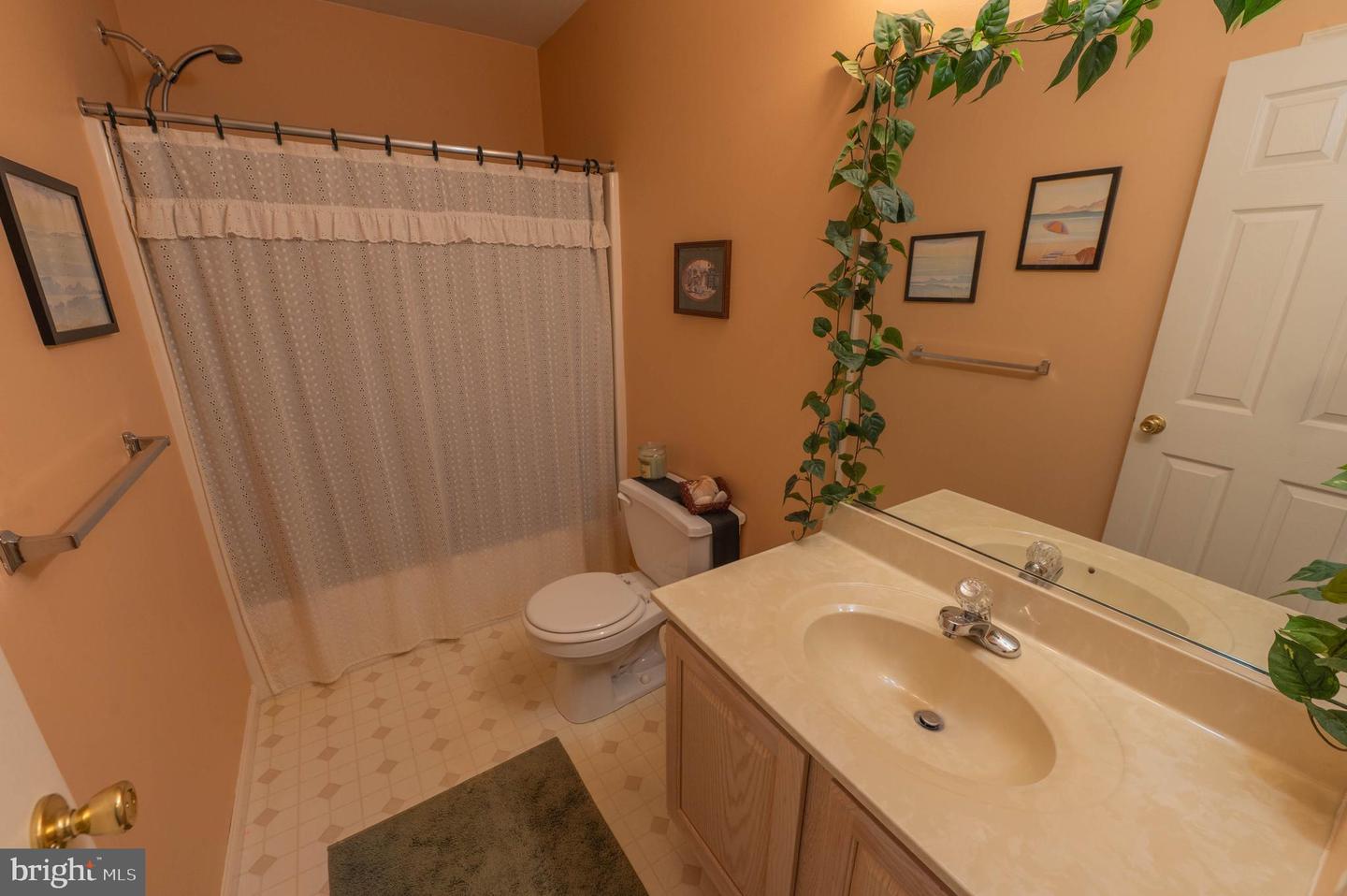 2117 W Walnut St Property Photo 12