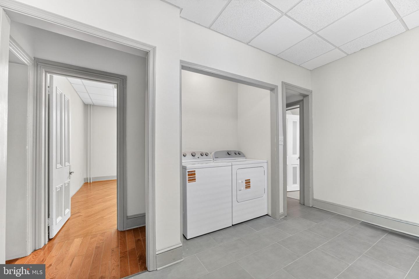 401 W Broad St Property Photo 12